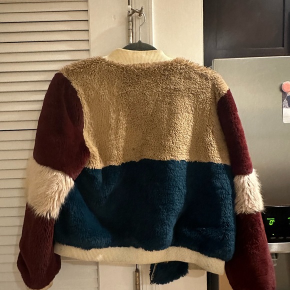 Fuzzy color block coat - Picture 4 of 4